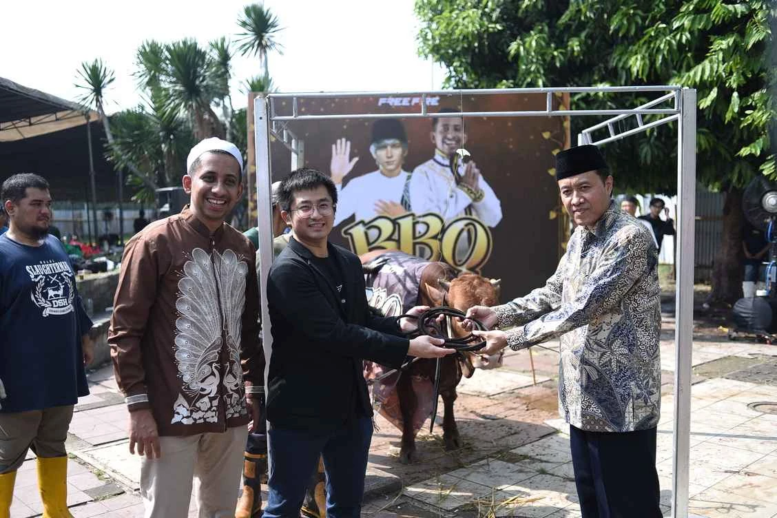 Free Fire & Habib Ja'far Serahkan 10 Sapi dan 25 Kambing dari Survivors untuk Booyah Berqurban